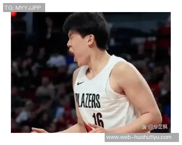 比卢普斯称赞杨瀚森篮板表现强调球队需加强篮下防守力度