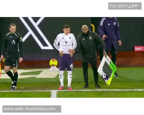 小将谢伊莱西随曼联一线队训练全力备战埃弗顿挑战赛