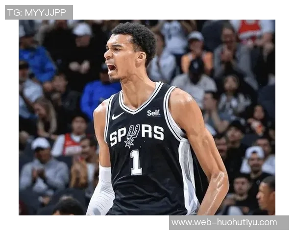 文班亚马上半场表现亮眼9投4中贡献10分5篮板1盖帽